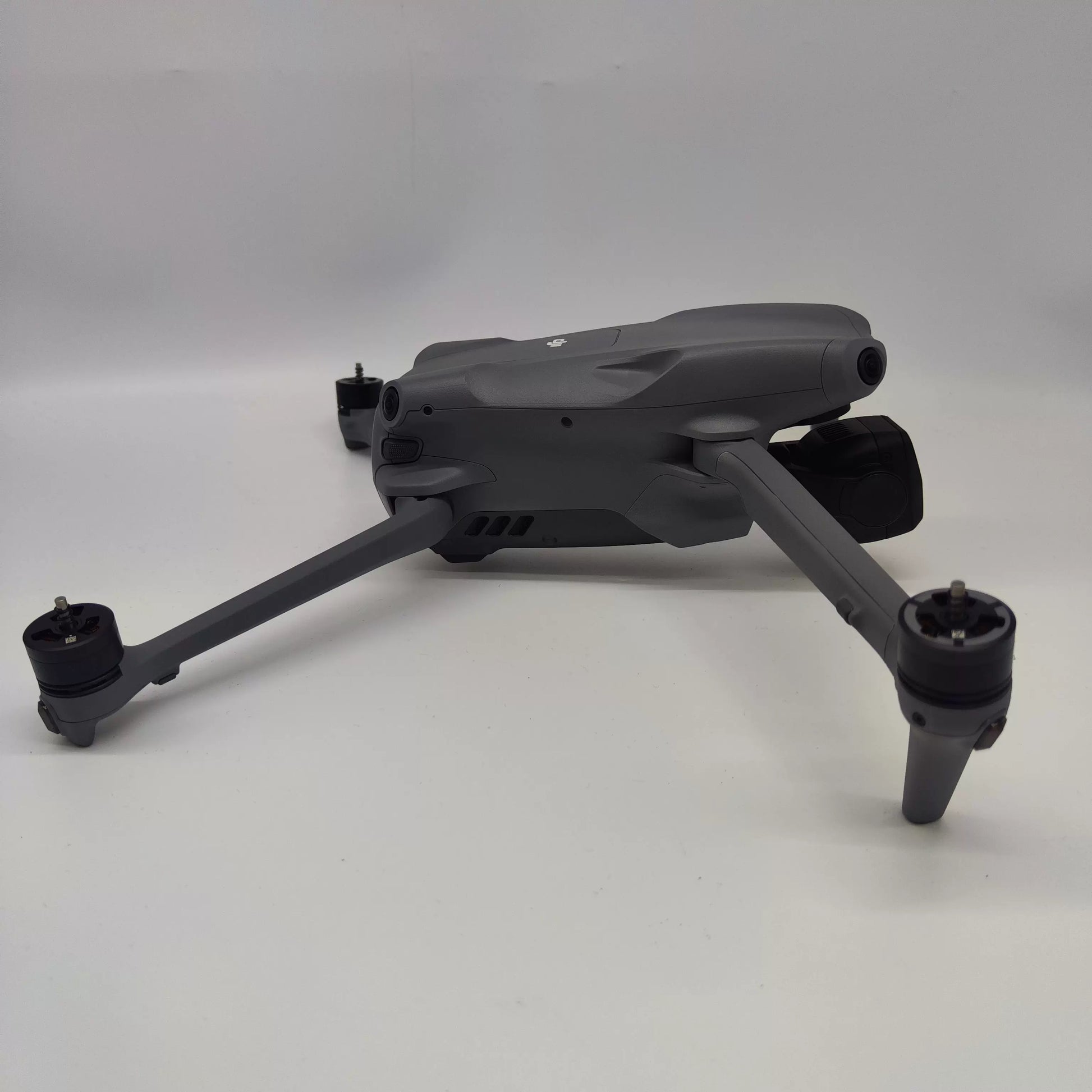99% New (Mint) DJI Air 3 with Screen Standard Combo with DJI Care Refresh Body Not Activated