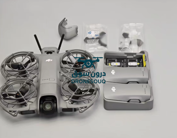 مجموعة DJI Neo 2 Fly More - تتضمن جهاز تحكم عن بعد RC-N3، و3 بطاريات، ومحور شحن، وواقيات للمروحة