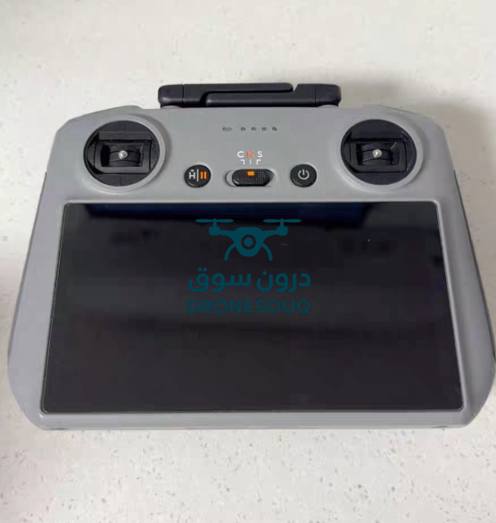 جهاز تحكم عن بعد DJI RC 2، شاشة FHD مقاس 5.5 بوصة، متوافق مع Air 3 وAir 3s وMini 4 Pro، معالج من الجيل التالي، ناقل حركة O4 بمدى 20 كم، هوائيات 2T4R، خفيف الوزن وصغير الحجم، رمادي | RC 2 